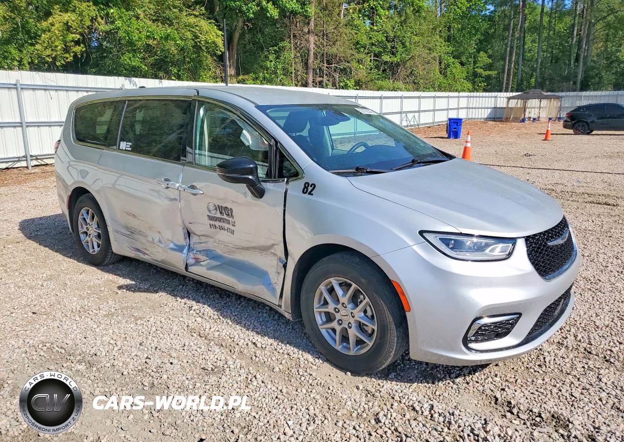 2024 Chrysler Pacifica Touring L VIN:2C4RC1BG8RR147975 - 4