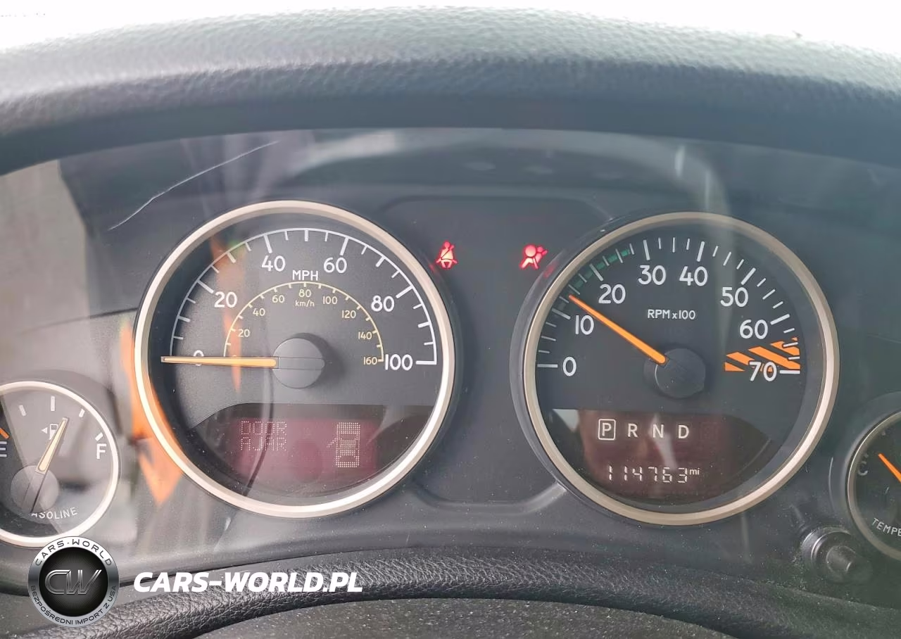 2016 Jeep Wrangler Unlimited Sahara VIN:1C4BJWEG8GL256393 - 9