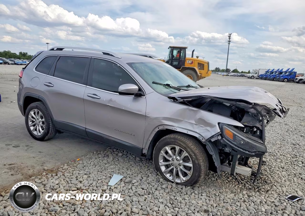 2019 Jeep Cherokee Latitude VIN:1C4PJLCB0KD242664 - 4