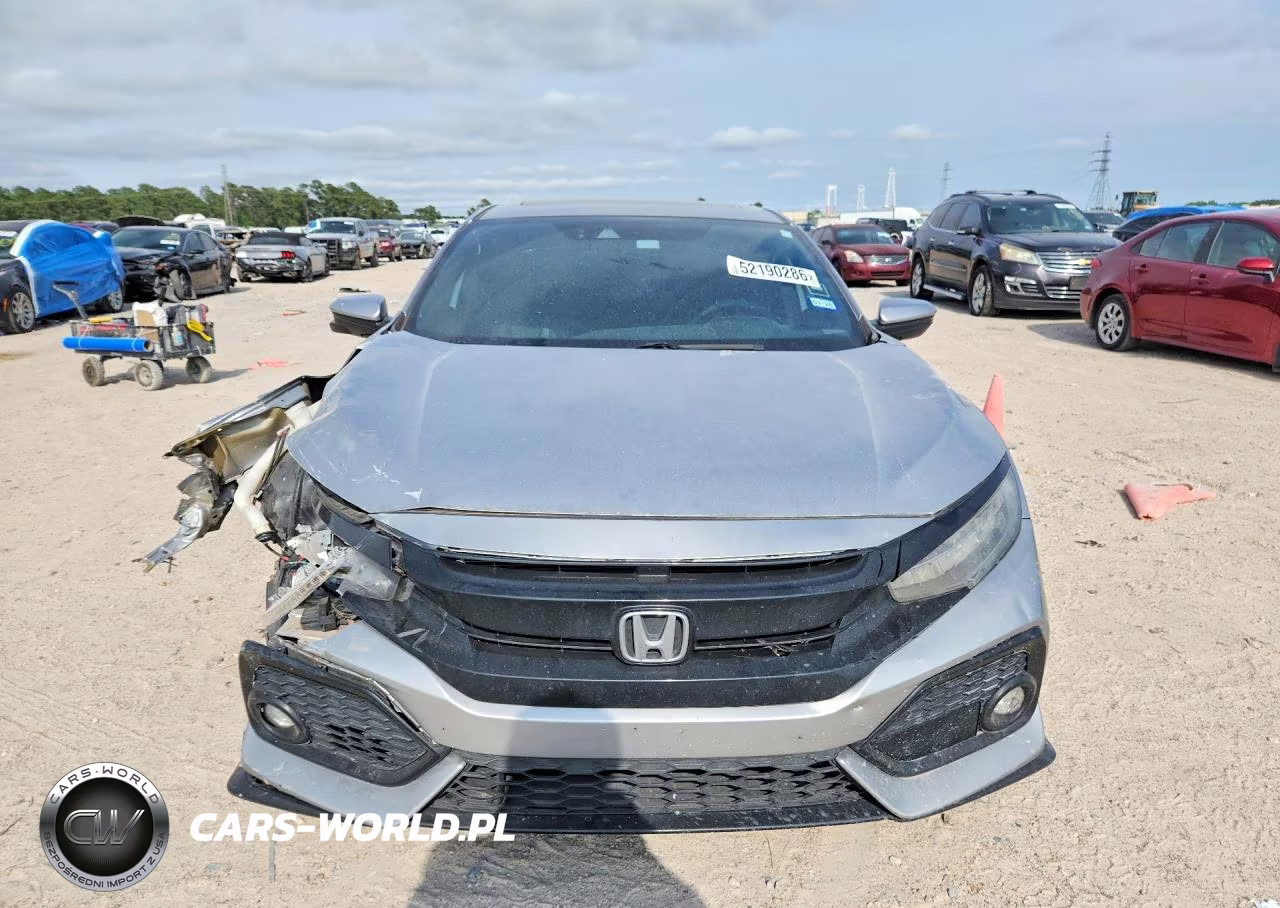 2018 Honda Civic Sport Touring VIN:SHHFK7H91JU231328 - 5