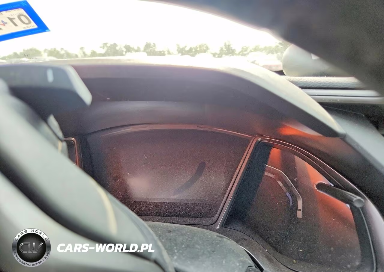 2018 Honda Civic Sport Touring VIN:SHHFK7H91JU231328 - 9