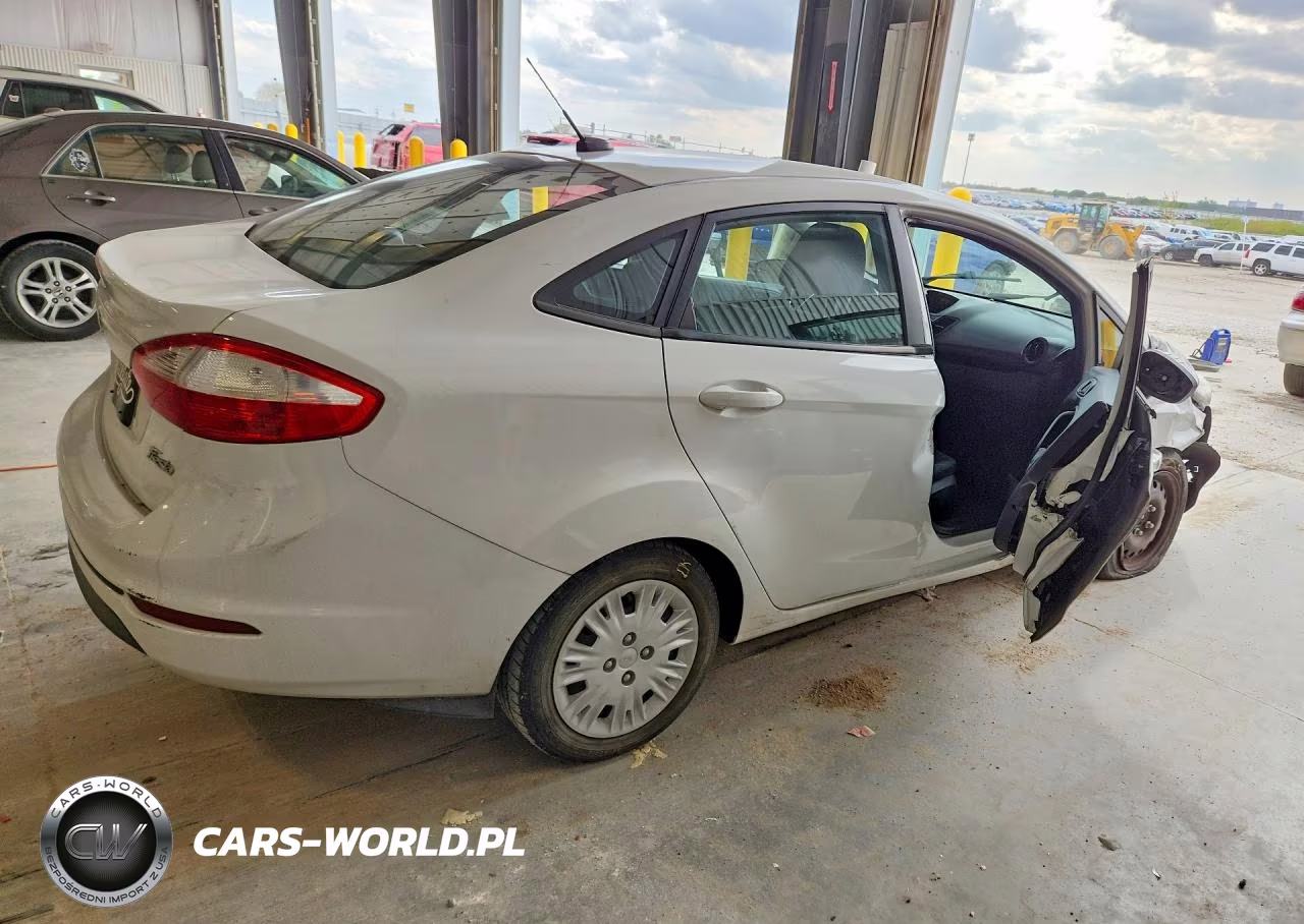 2014 Ford Fiesta VIN:3FADP4AJXEM236340 - 3