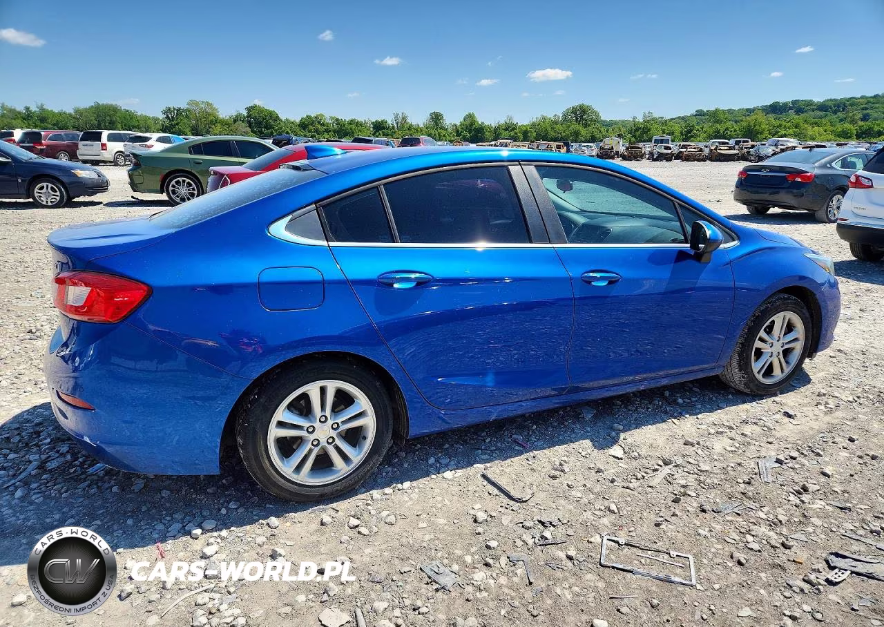 2018 Chevrolet Cruze Lt VIN:1G1BE5SM9J7246375 - 3