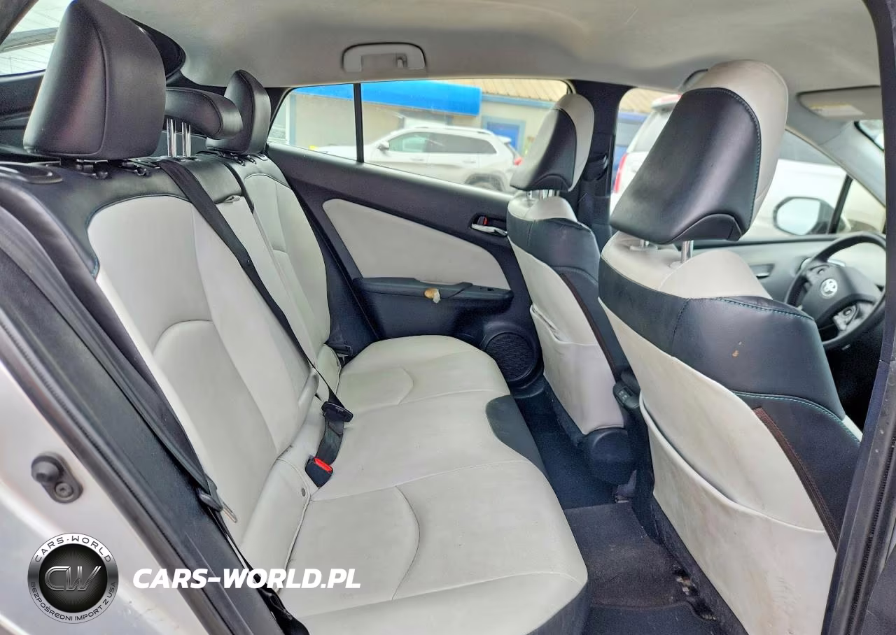 2019 Toyota Prius Xle VIN:JTDKARFU1K3094671 - 10