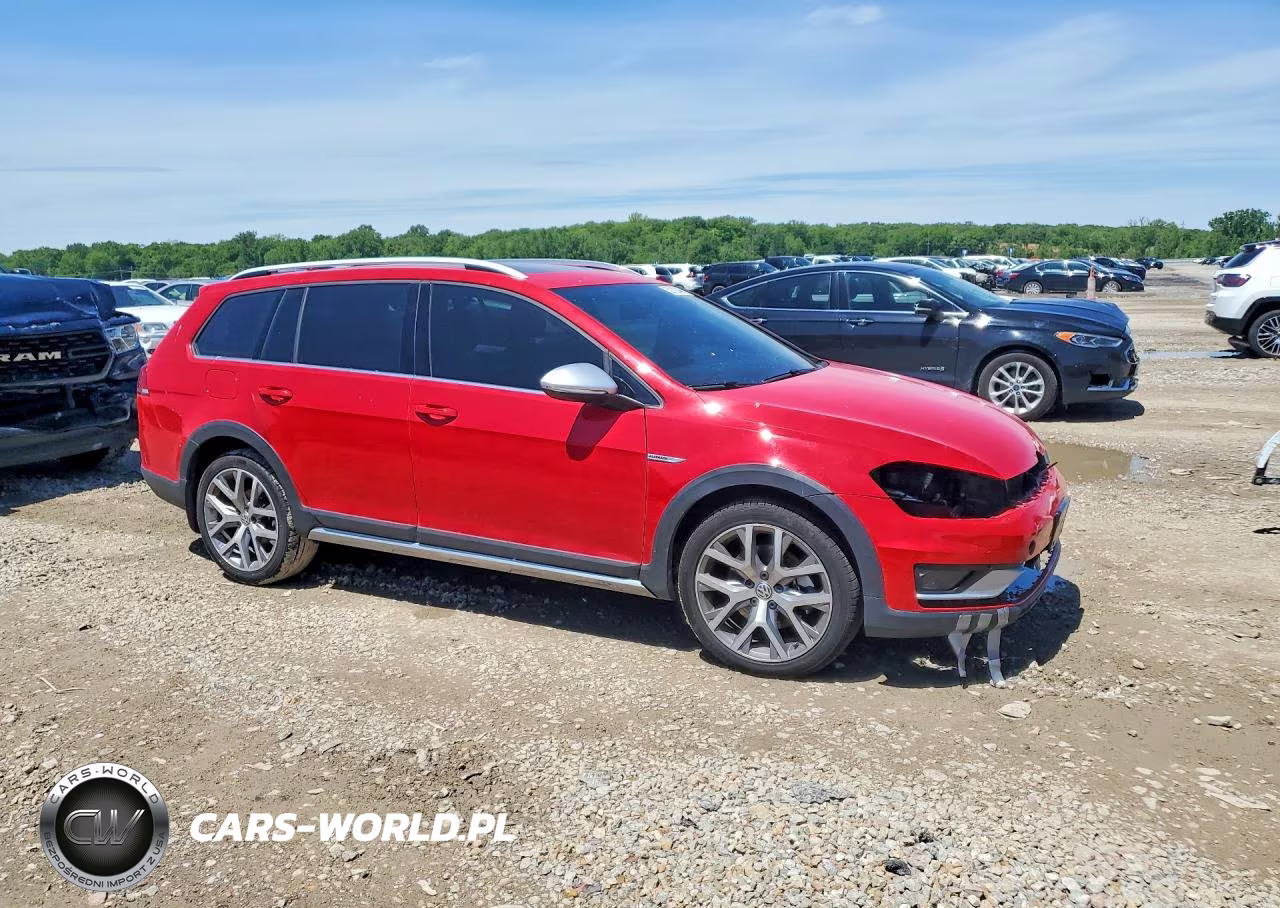2017 Volkswagen Golf Alltrack S VIN:3VWH17AU8HM513870 - 4