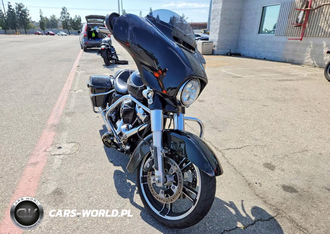 2017 Harley-Davidson Flhxs Street Glide Special VIN:1HD1KRC33HB614581 - 2