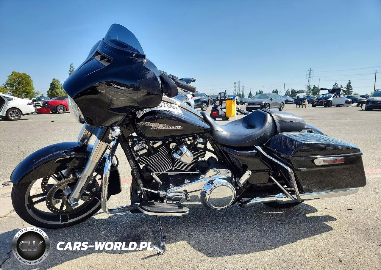 2017 Harley-Davidson Flhxs Street Glide Special VIN:1HD1KRC33HB614581 - 3