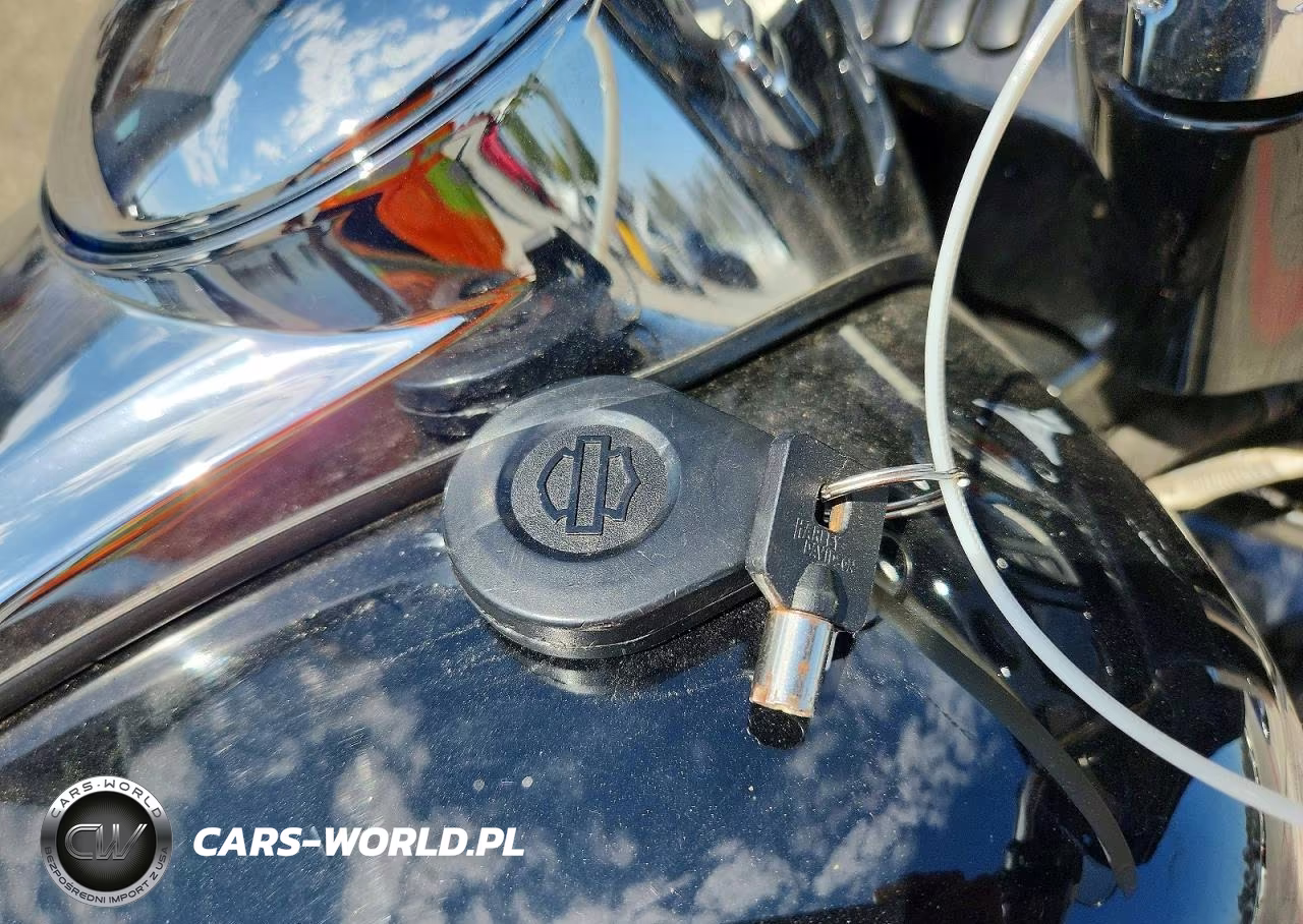 2017 Harley-Davidson Flhxs Street Glide Special VIN:1HD1KRC33HB614581 - 8