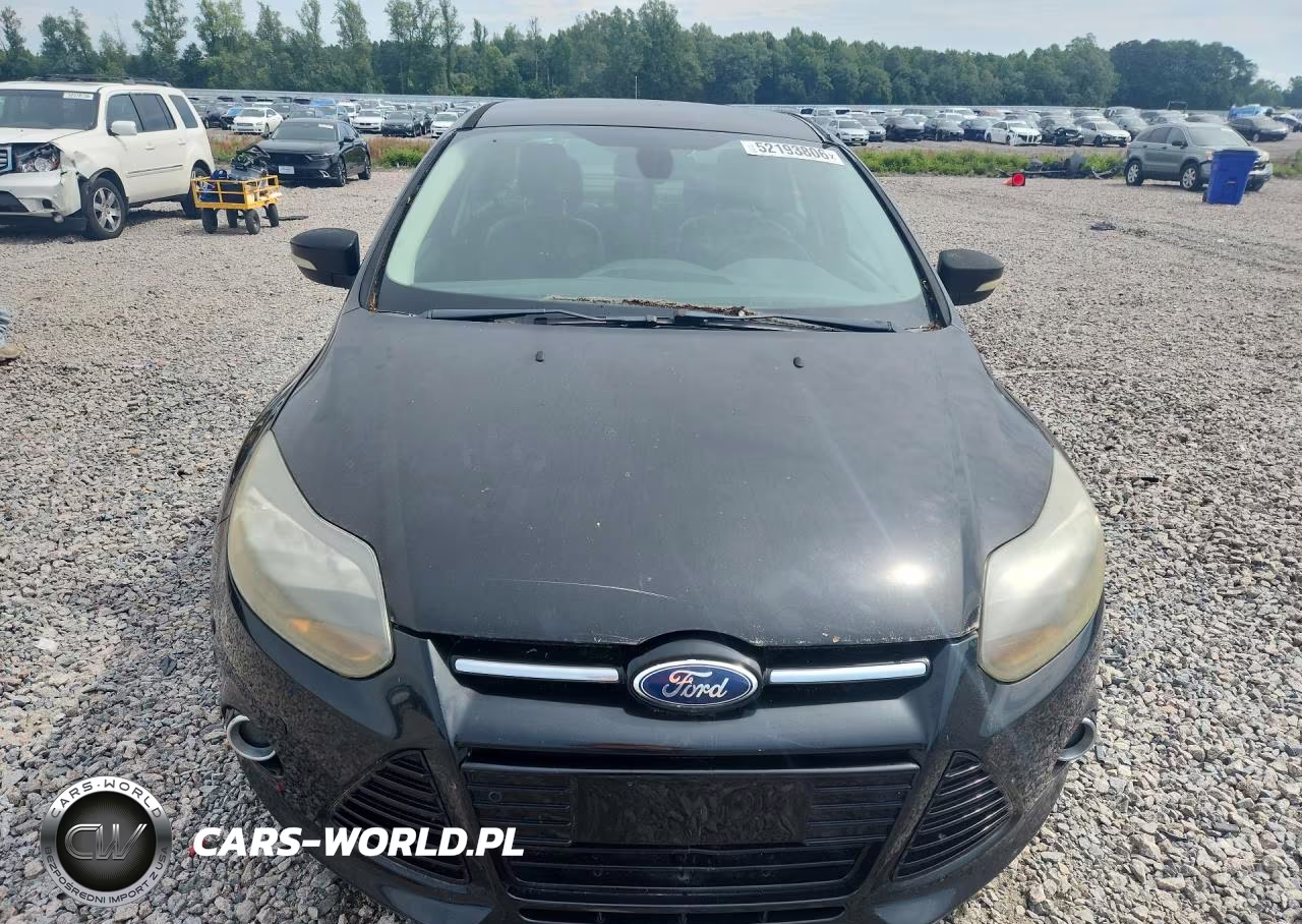 2012 Ford Focus Titanium VIN:1FAHP3J26CL151031 - 5