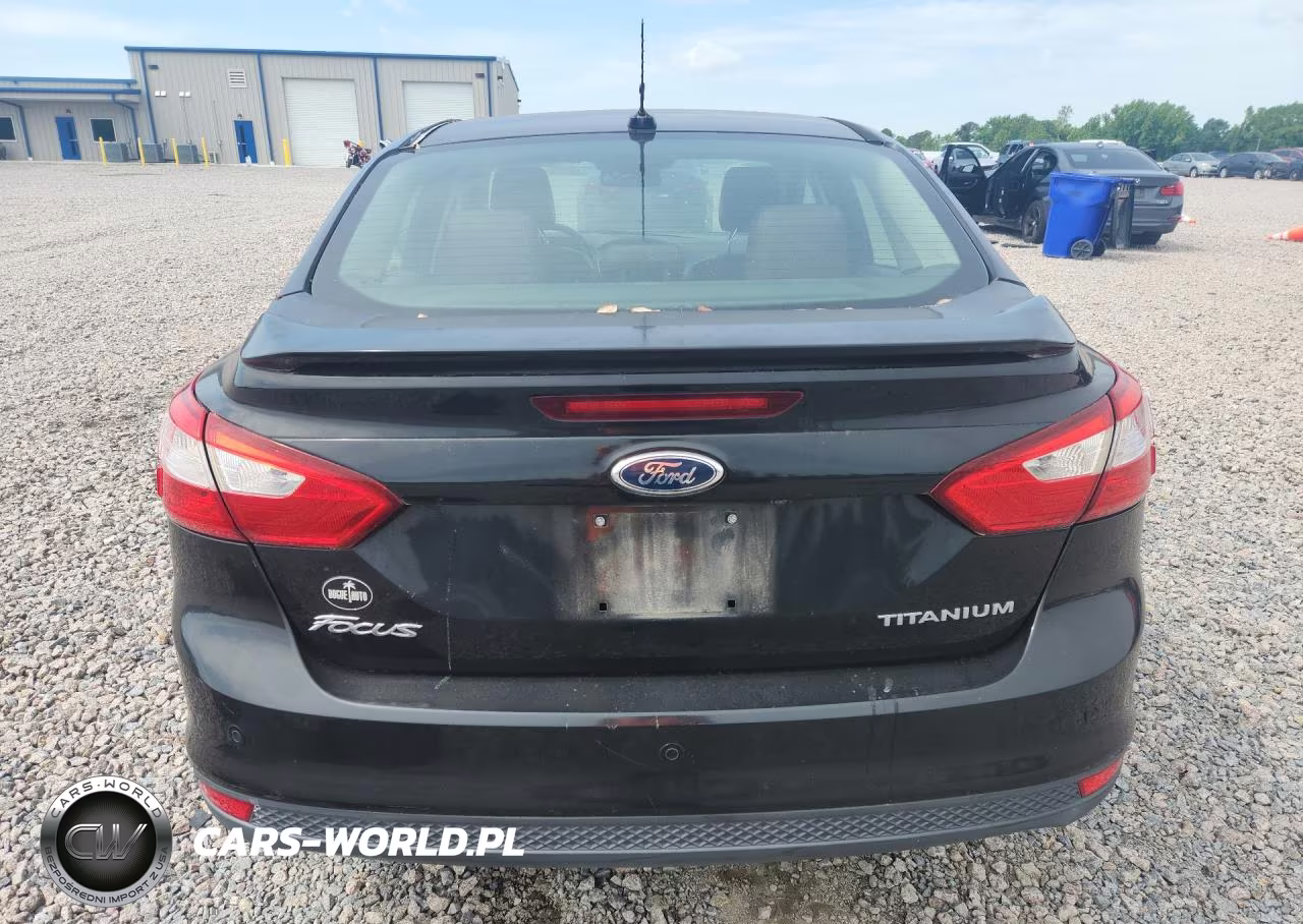 2012 Ford Focus Titanium VIN:1FAHP3J26CL151031 - 6
