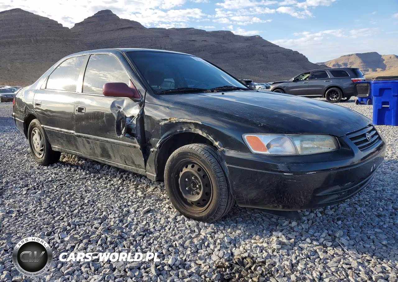 1998 Toyota Camry Le VIN:JT2BG22K2W0110743 - 4