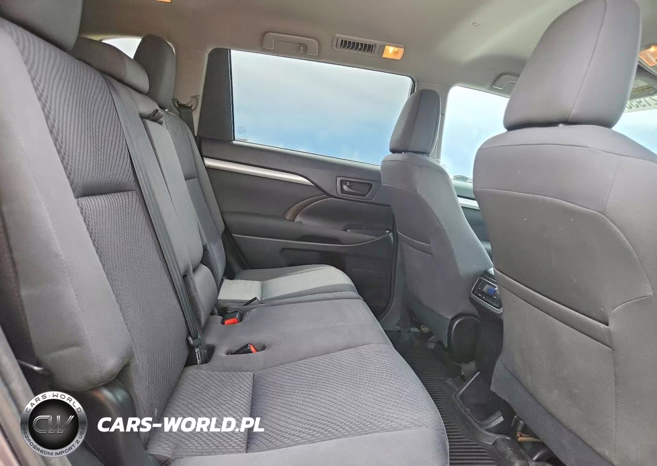 2015 Toyota Highlander Le VIN:5TDBKRFH2FS177658 - 11