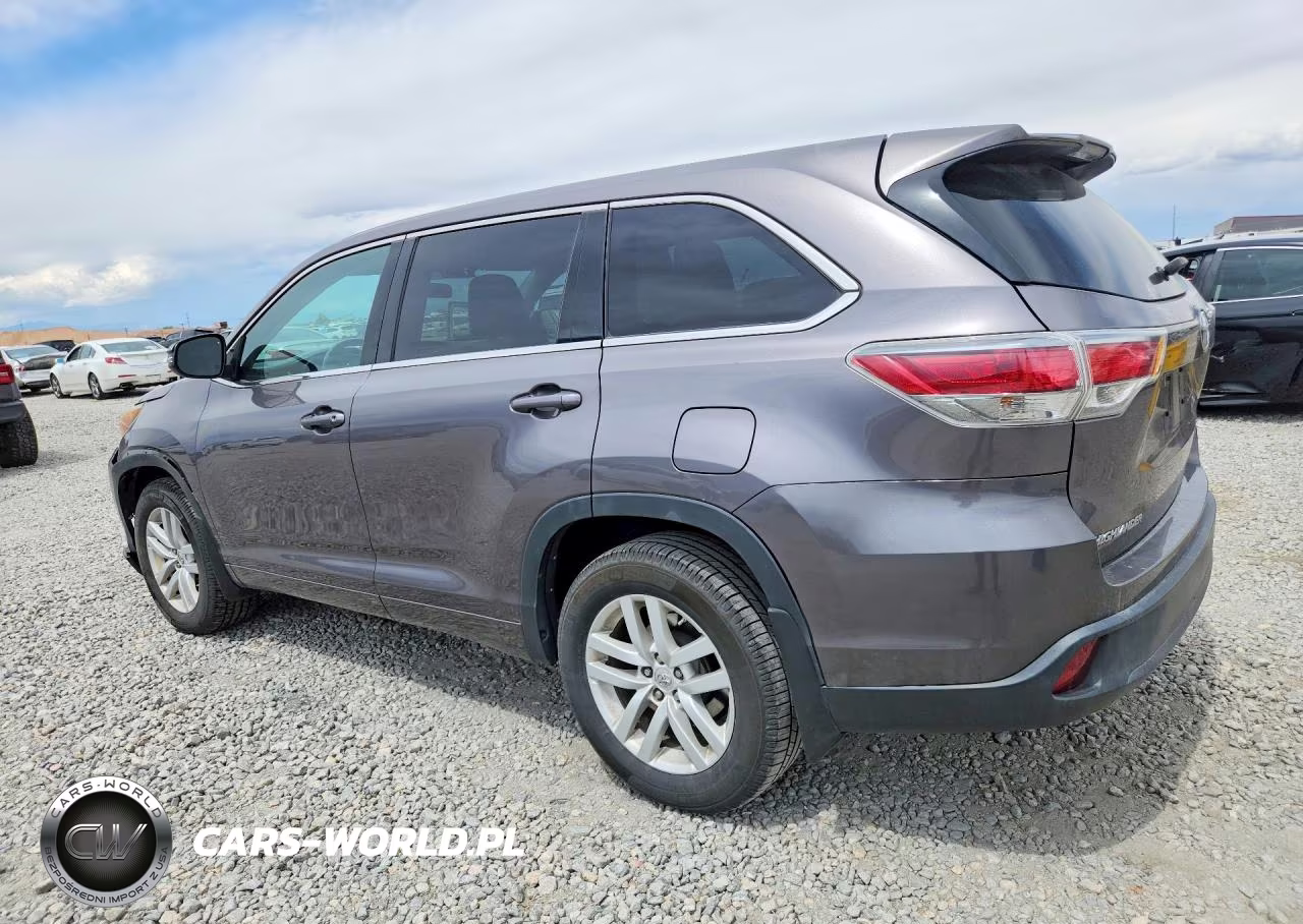 2015 Toyota Highlander Le VIN:5TDBKRFH2FS177658 - 2