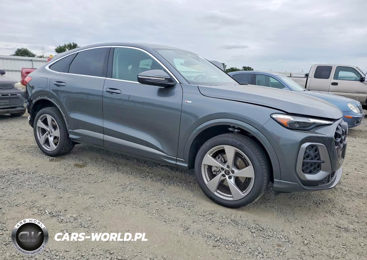 2025 Audi Q5 Sportback Premium Plus VIN:WA1EAAGU7S2061834 - 4