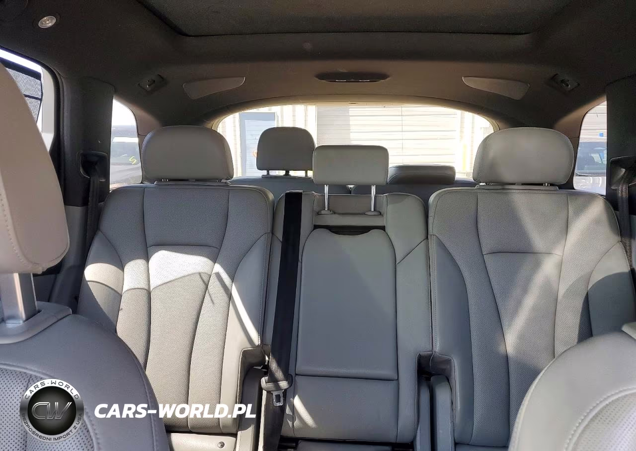 2018 Audi Q7 Premium Plus VIN:WA1LHAF76JD036795 - 10
