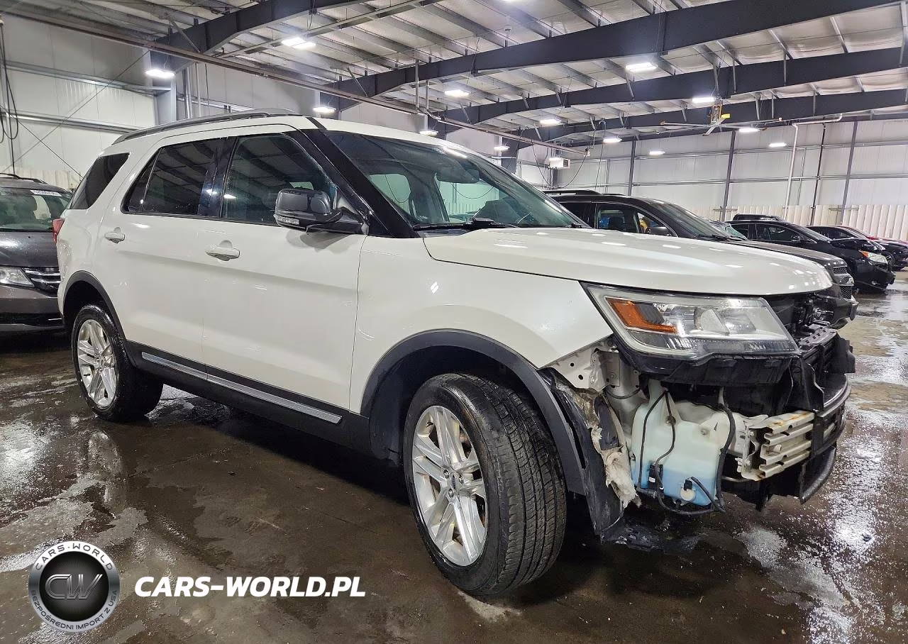 2017 Ford Explorer Xlt VIN:1FM5K8D83HGA24869 - 4