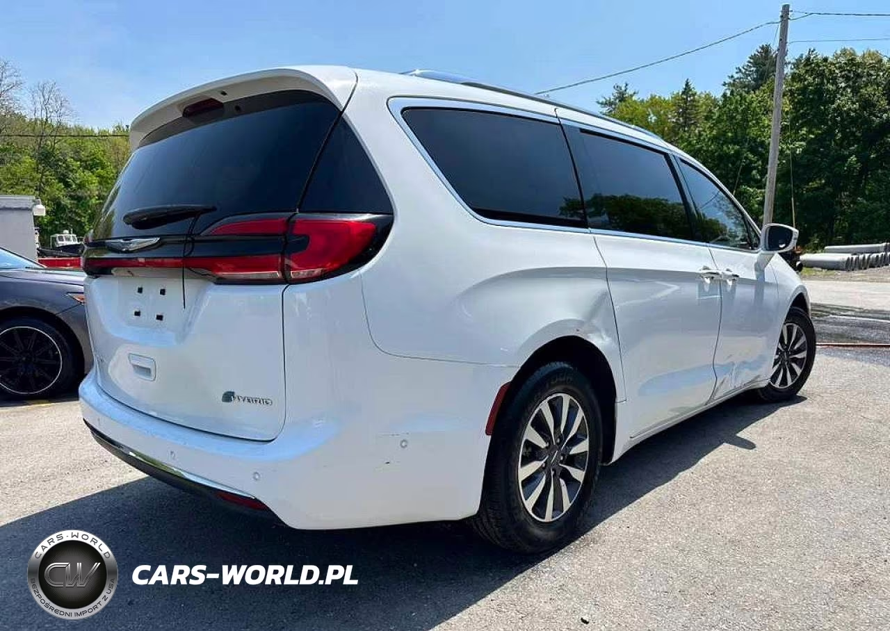 2021 Chrysler Pacifica Hybrid Touring L VIN:2C4RC1L76MR602958 - 3