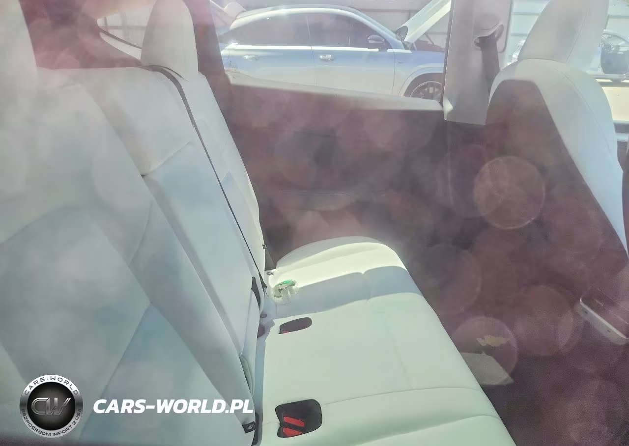 2025 Tesla Model Y VIN:7SAYGDED0SF228833 - 10