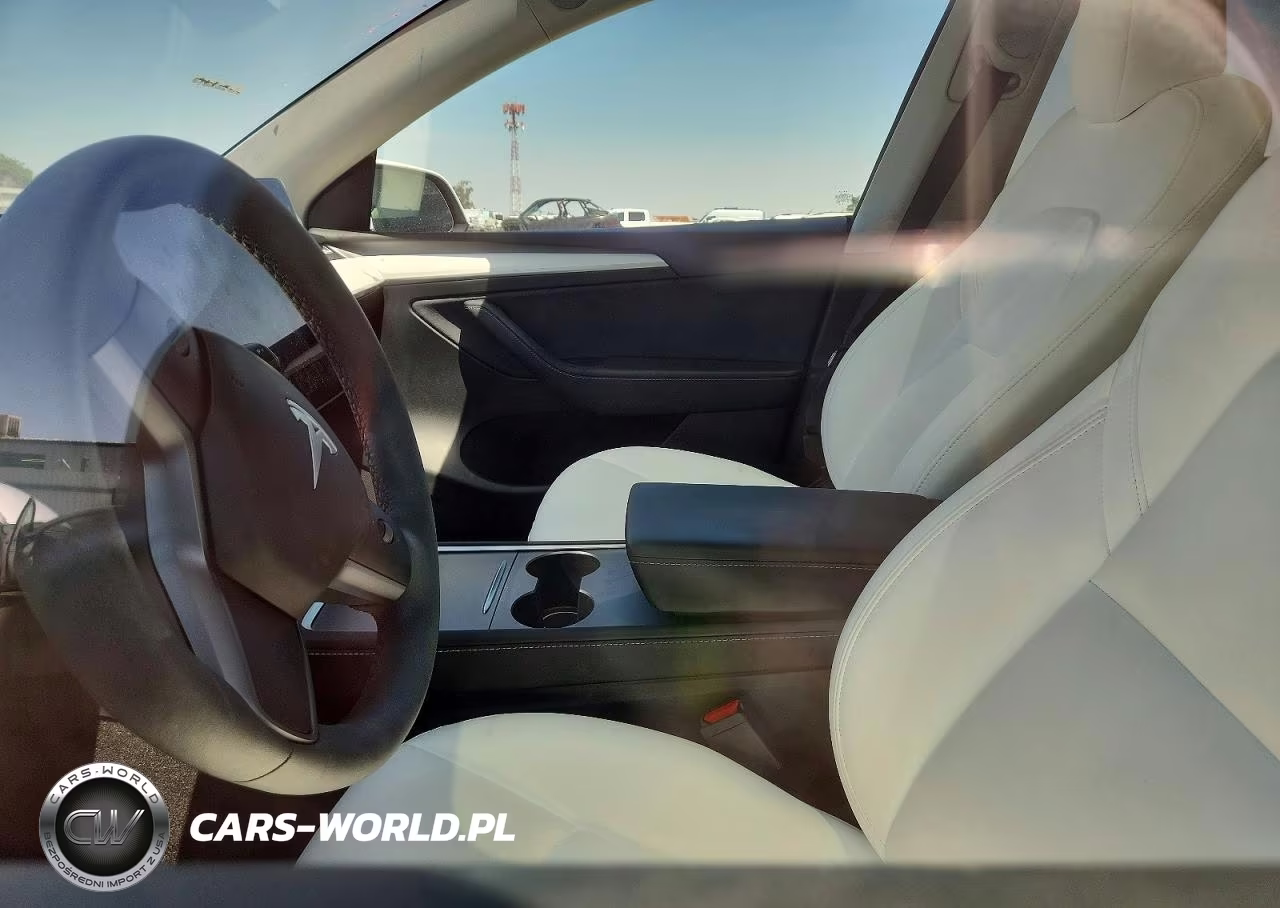 2025 Tesla Model Y VIN:7SAYGDED0SF228833 - 7