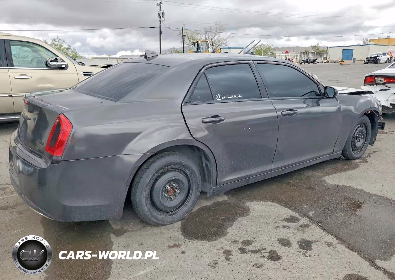 2016 Chrysler 300 Limited VIN:2C3CCAAG9GH197606 - 3