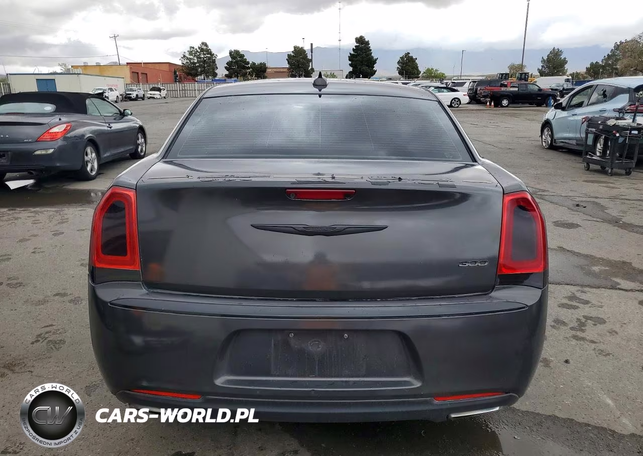 2016 Chrysler 300 Limited VIN:2C3CCAAG9GH197606 - 6