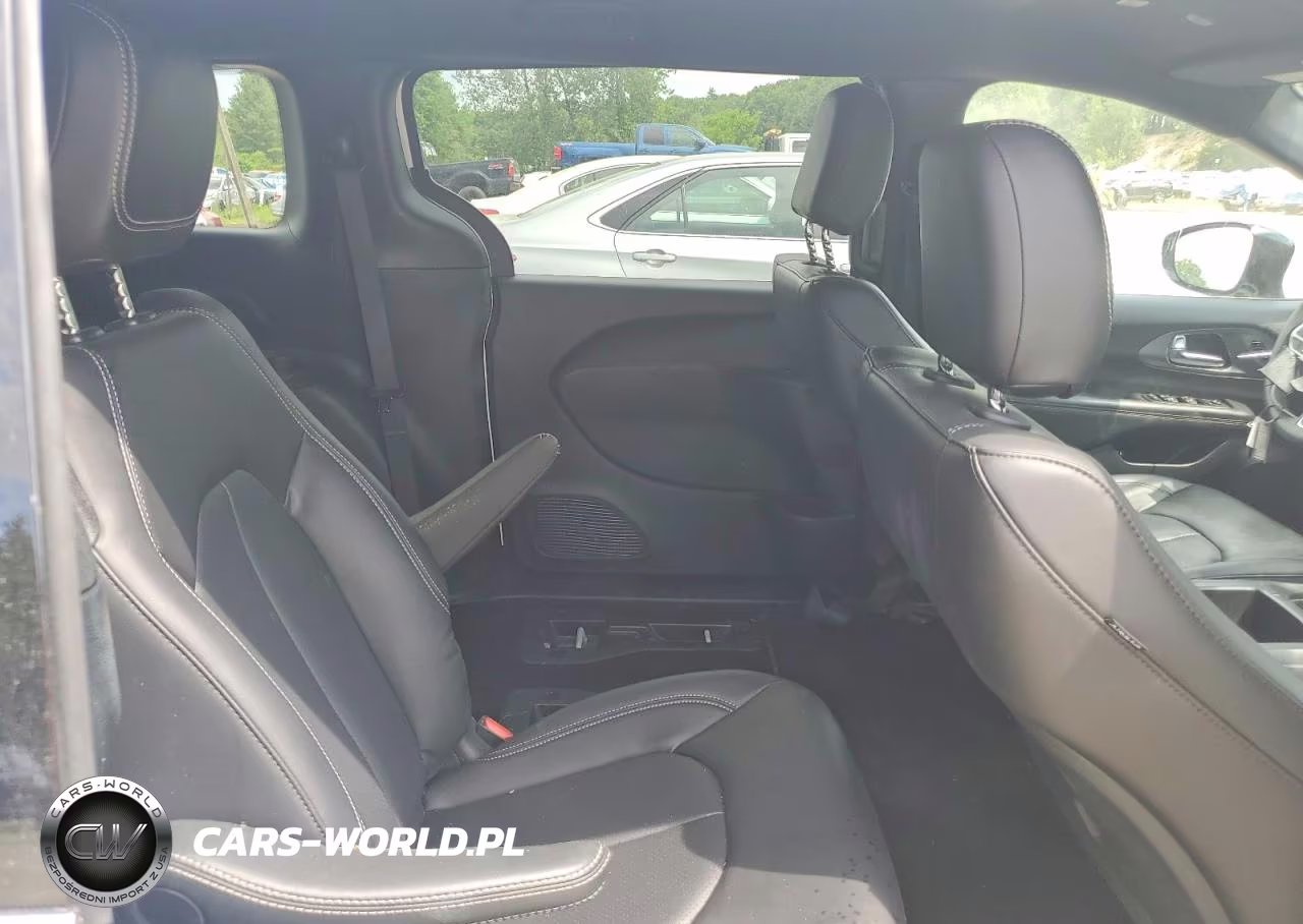 2025 Chrysler Pacifica Hybrid Select VIN:2C4RC1S73SR573126 - 11