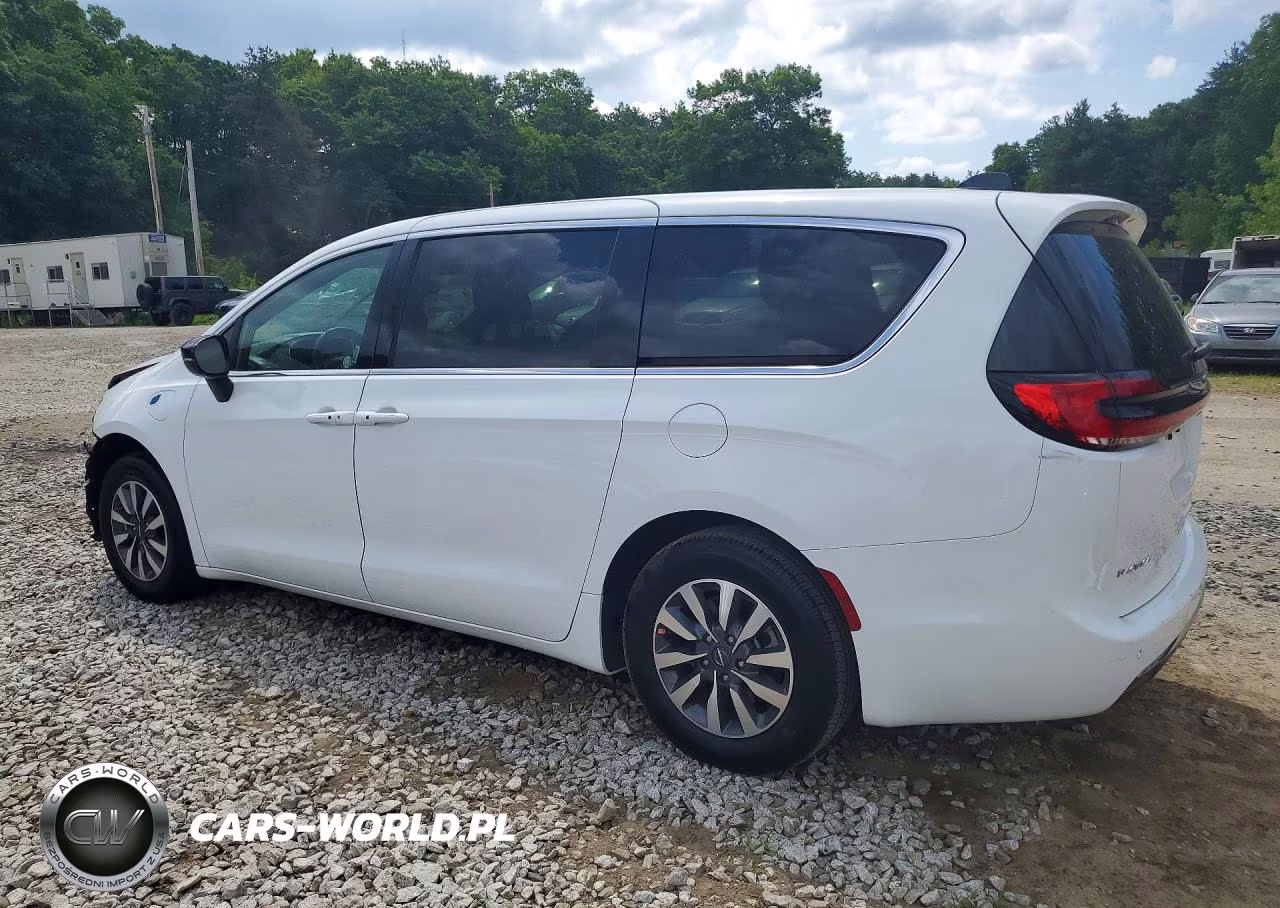 2025 Chrysler Pacifica Hybrid Select VIN:2C4RC1S73SR573126 - 2