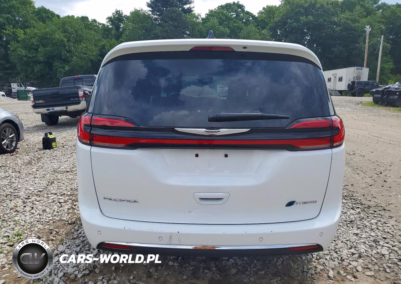 2025 Chrysler Pacifica Hybrid Select VIN:2C4RC1S73SR573126 - 6