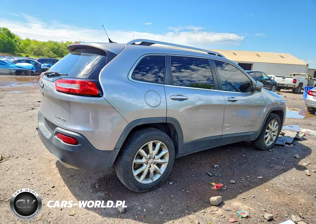 2015 Jeep Cherokee Limited VIN:1C4PJMDS0FW665470 - 3