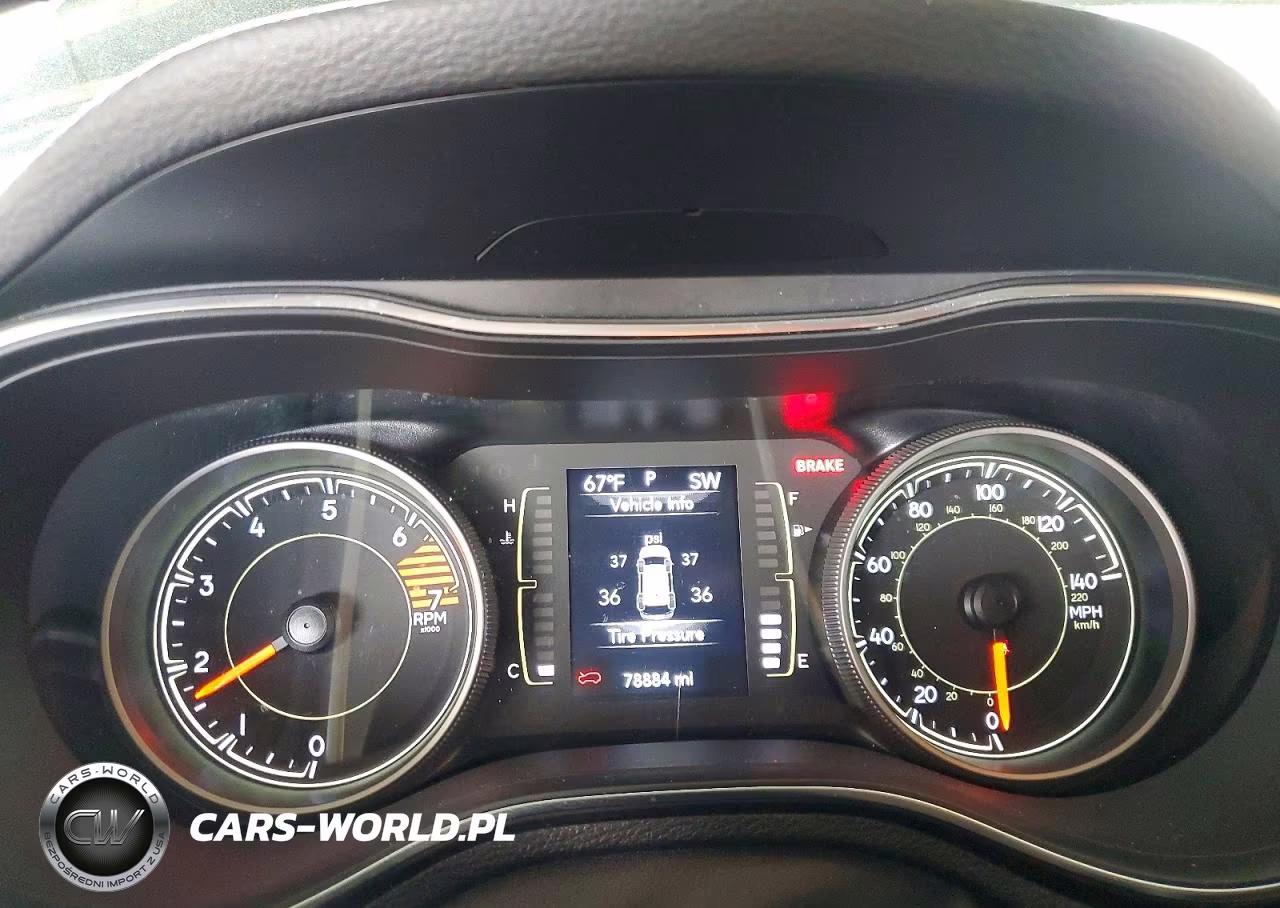 2019 Jeep Cherokee Latitude Plus VIN:1C4PJLLB3KD474109 - 9
