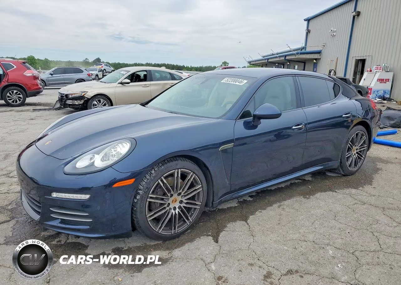 2015 Porsche Panamera 2