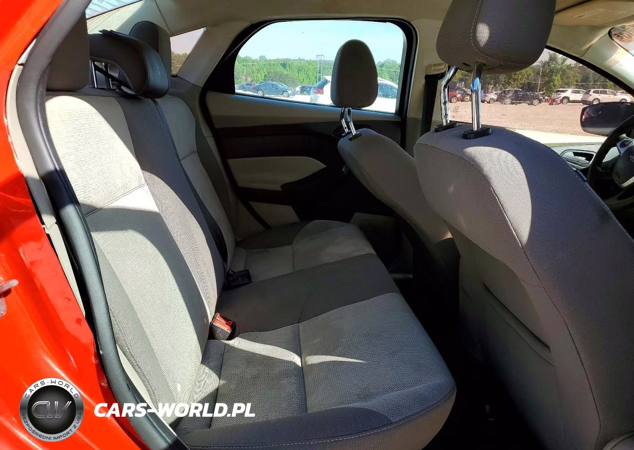 2012 Ford Focus Se VIN:1FAHP3F26CL241384 - 10