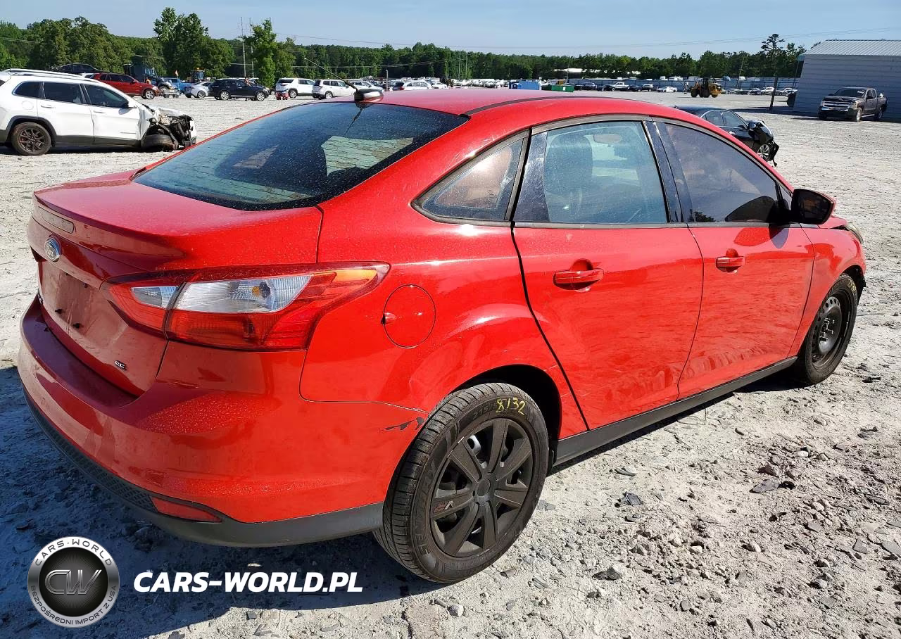 2012 Ford Focus Se VIN:1FAHP3F26CL241384 - 3