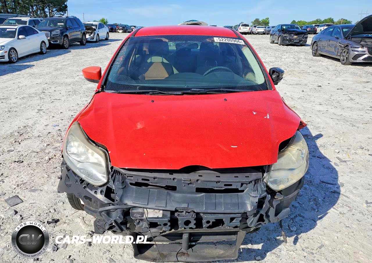 2012 Ford Focus Se VIN:1FAHP3F26CL241384 - 5
