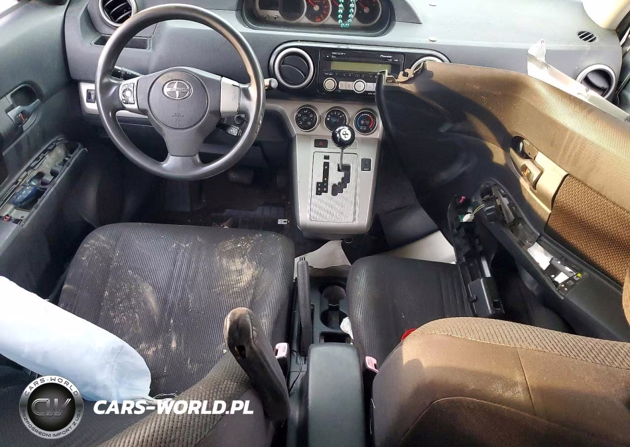 2008 Toyota Scion Xb VIN:JTLKE50EX81003629 - 8