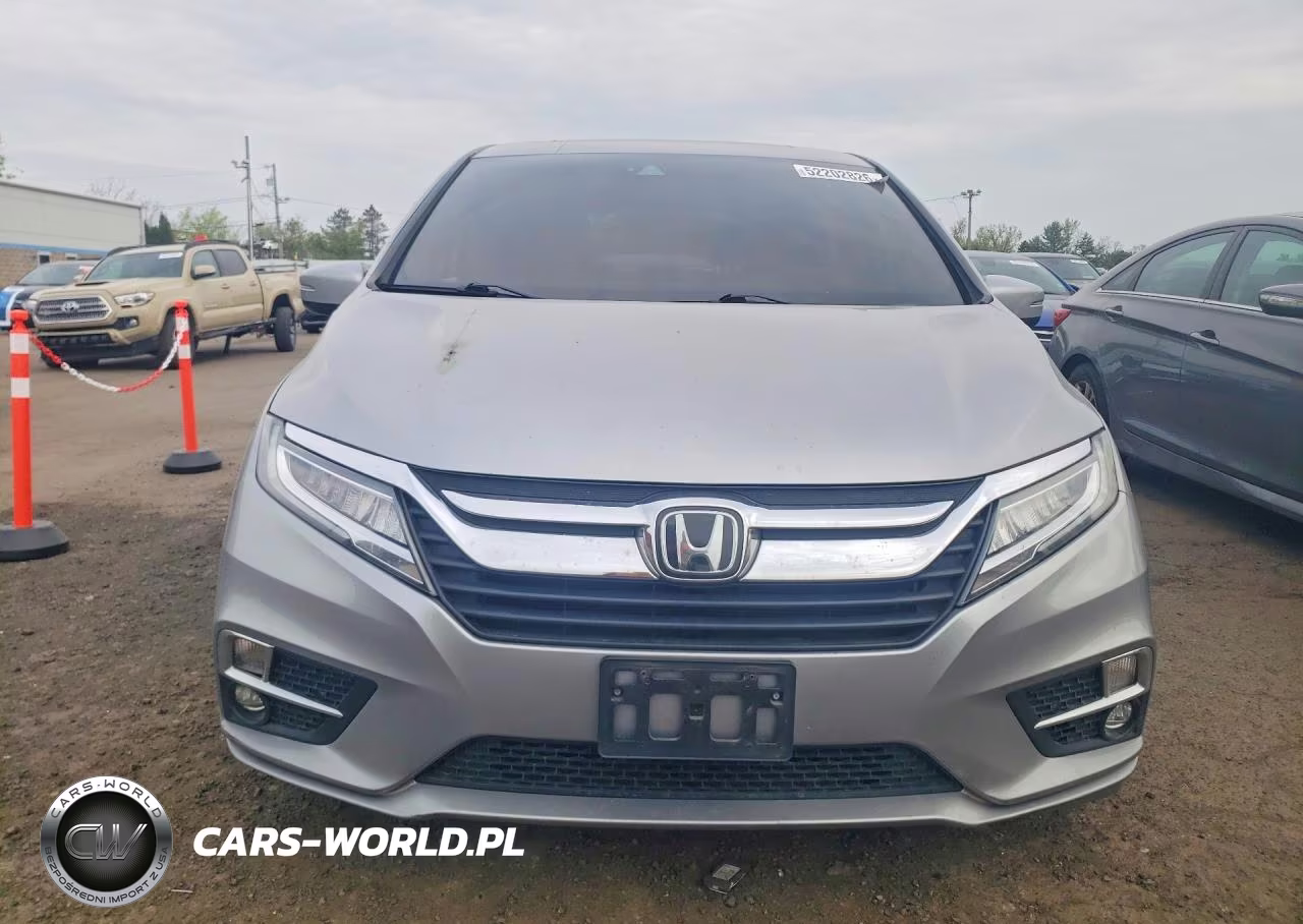 2018 Honda Odyssey Elite VIN:5FNRL6H94JB040668 - 5