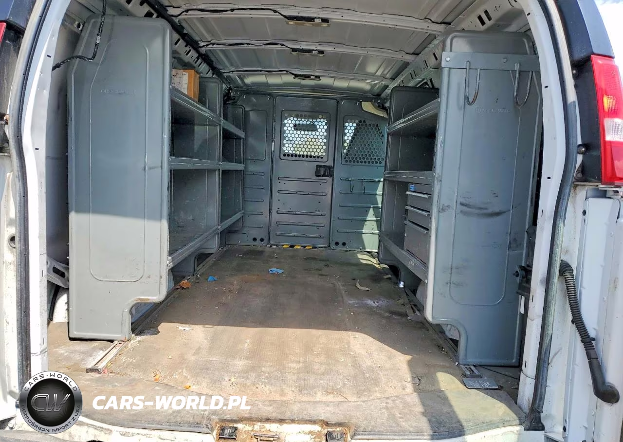 2022 Chevrolet Express G2500 VIN:1GCWGAF75N1251274 - 10