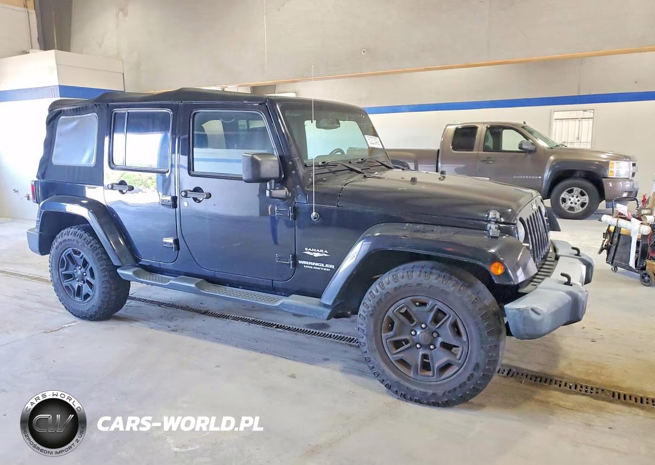2015 Jeep Wrangler Unlimited Sahara VIN:1C4HJWEG5FL732964 - 4