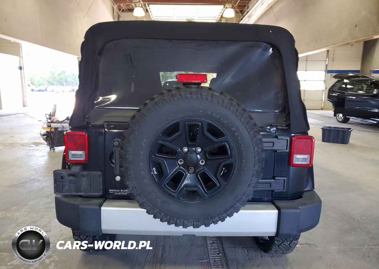 2015 Jeep Wrangler Unlimited Sahara VIN:1C4HJWEG5FL732964 - 6