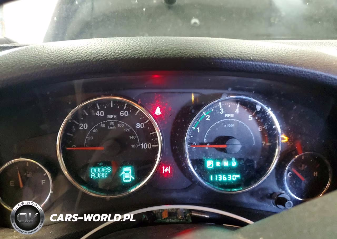 2015 Jeep Wrangler Unlimited Sahara VIN:1C4HJWEG5FL732964 - 9