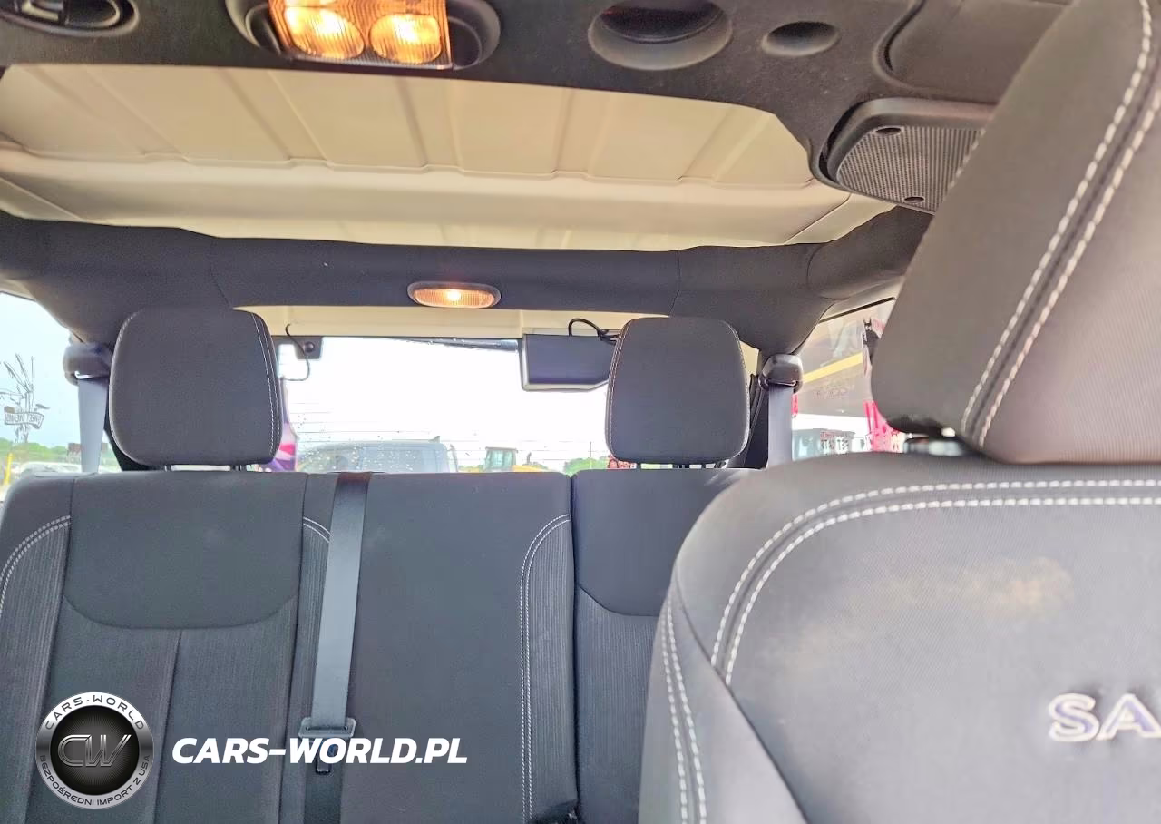2018 Jeep Wrangler Unlimited Sahara VIN:1C4HJWEG7JL929269 - 10
