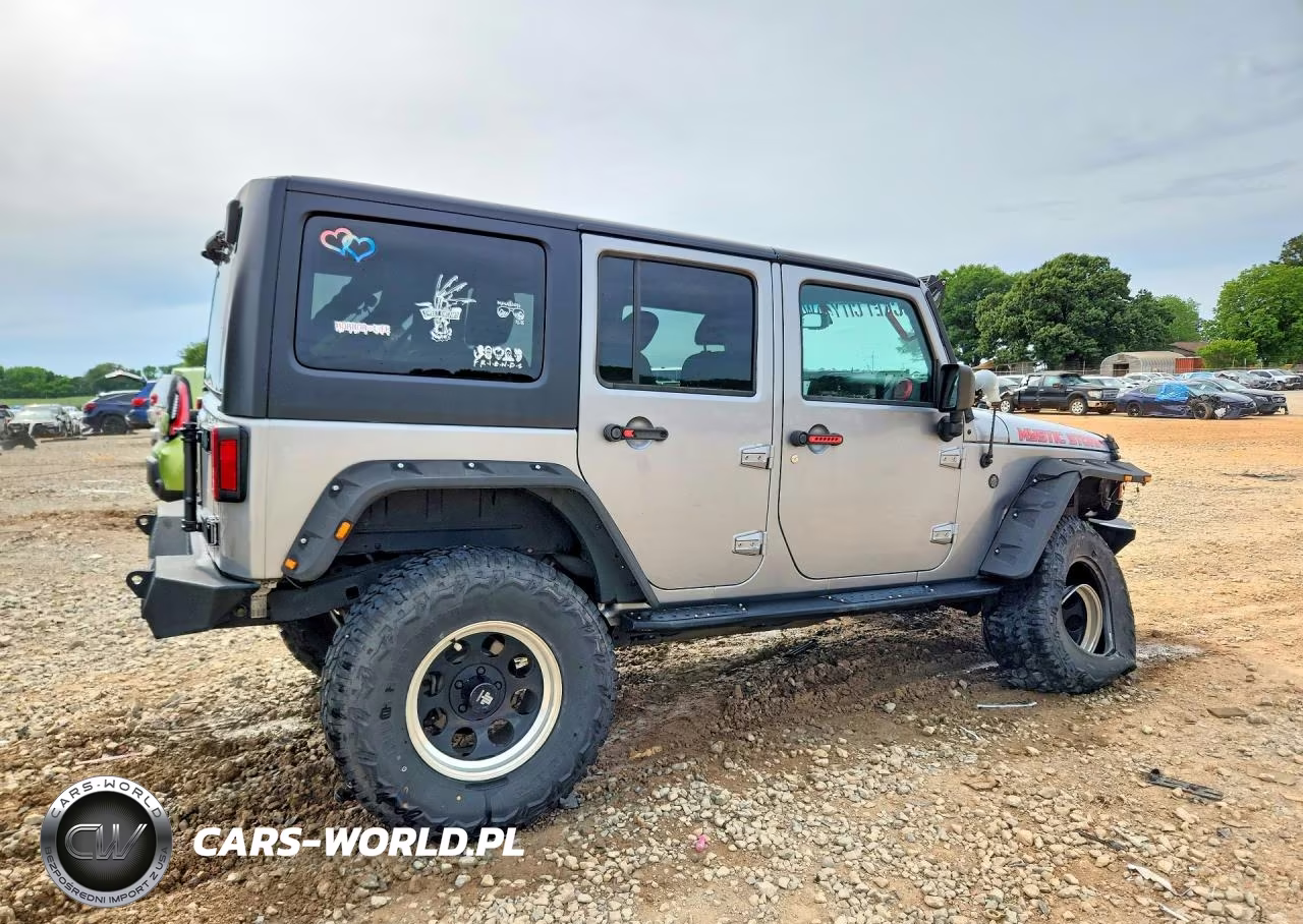 2018 Jeep Wrangler Unlimited Sahara VIN:1C4HJWEG7JL929269 - 3