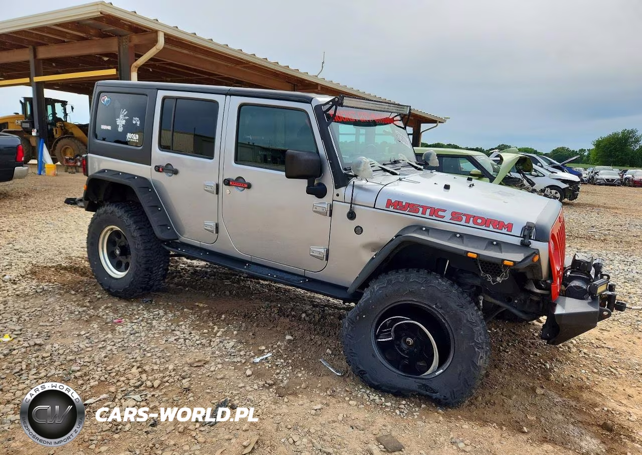 2018 Jeep Wrangler Unlimited Sahara VIN:1C4HJWEG7JL929269 - 4