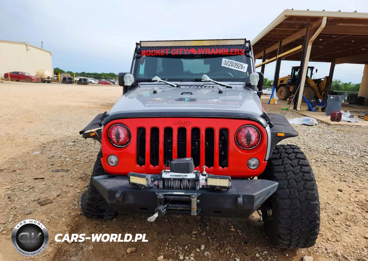 2018 Jeep Wrangler Unlimited Sahara VIN:1C4HJWEG7JL929269 - 5