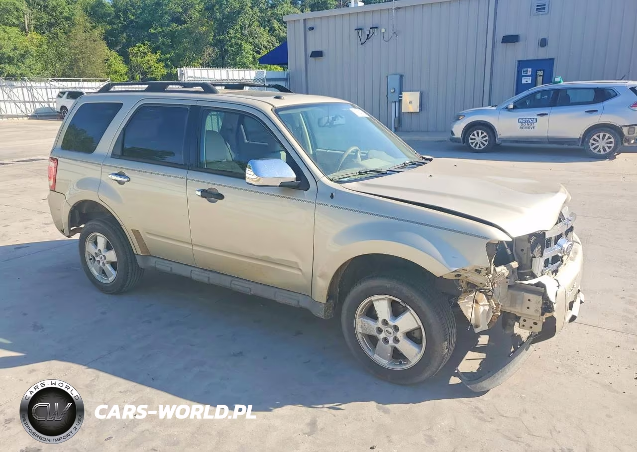 2010 Ford Escape Xlt VIN:1FMCU0D78AKC15863 - 4