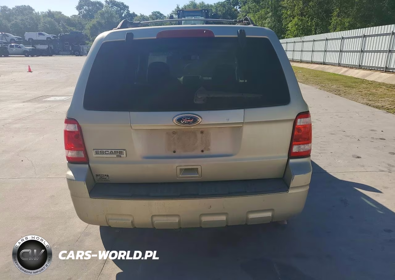 2010 Ford Escape Xlt VIN:1FMCU0D78AKC15863 - 6