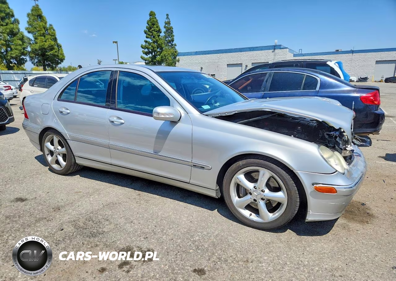 2004 Mercedes-Benz C 230K Sport Sedan VIN:WDBRF40JX4F549745 - 4
