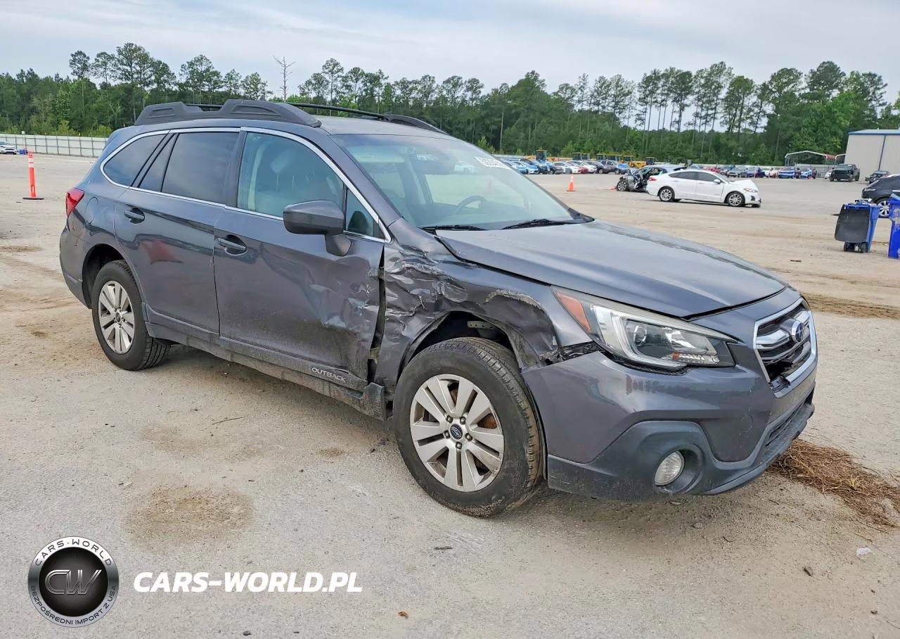 2019 Subaru Outback 2.5I Premium VIN:4S4BSAFC7K3240539 - 4