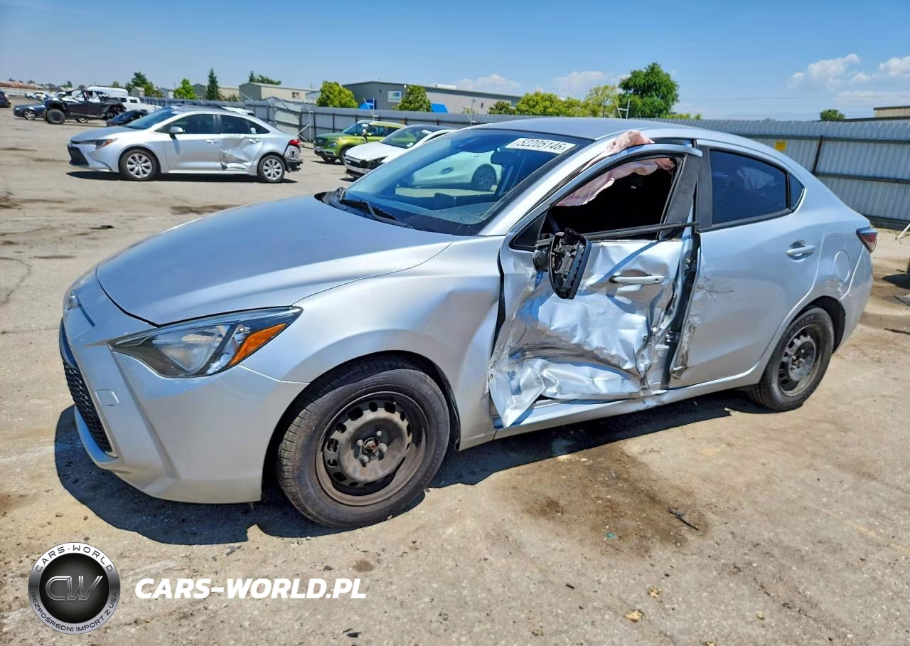 2019 Toyota Yaris L – zdjęcie 1 z 12