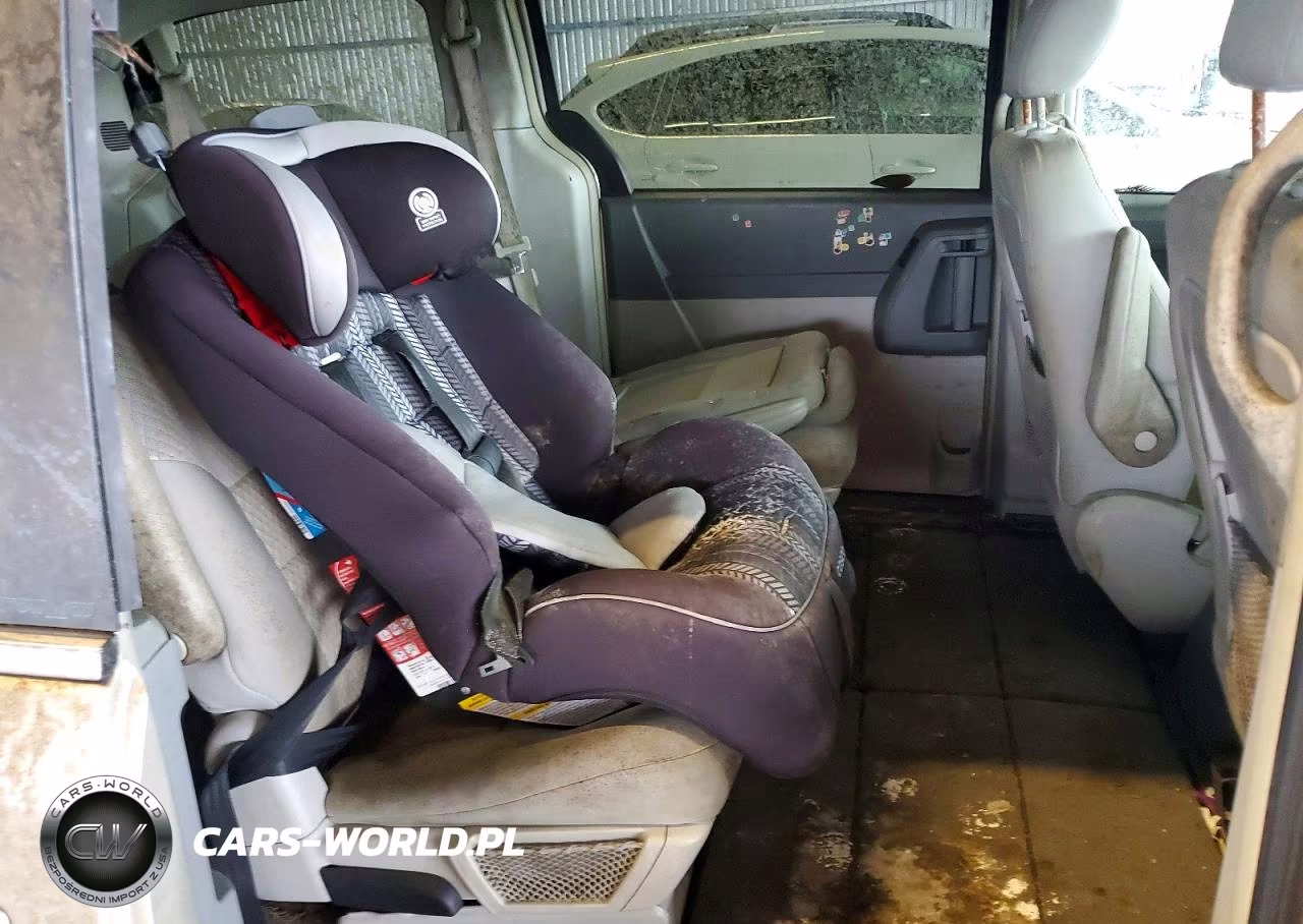 2009 Chrysler Town & Country Lx VIN:2A8HR44E89R656108 - 11
